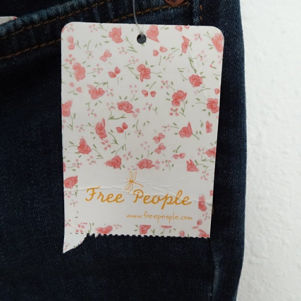 Free People Distressed Knee Jeans Women's Size 24 Blue Denim High Rise - Picture 7 of 8